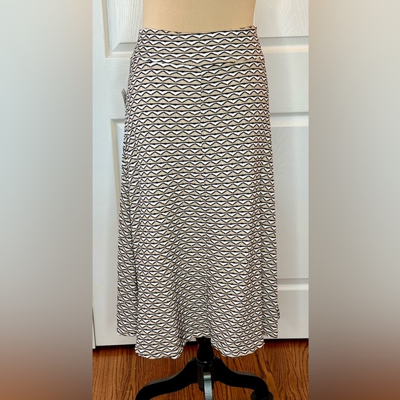 dressbarn Black and White Zigzag A-Line Skirt, XL,  NWT - Picture 4 of 10